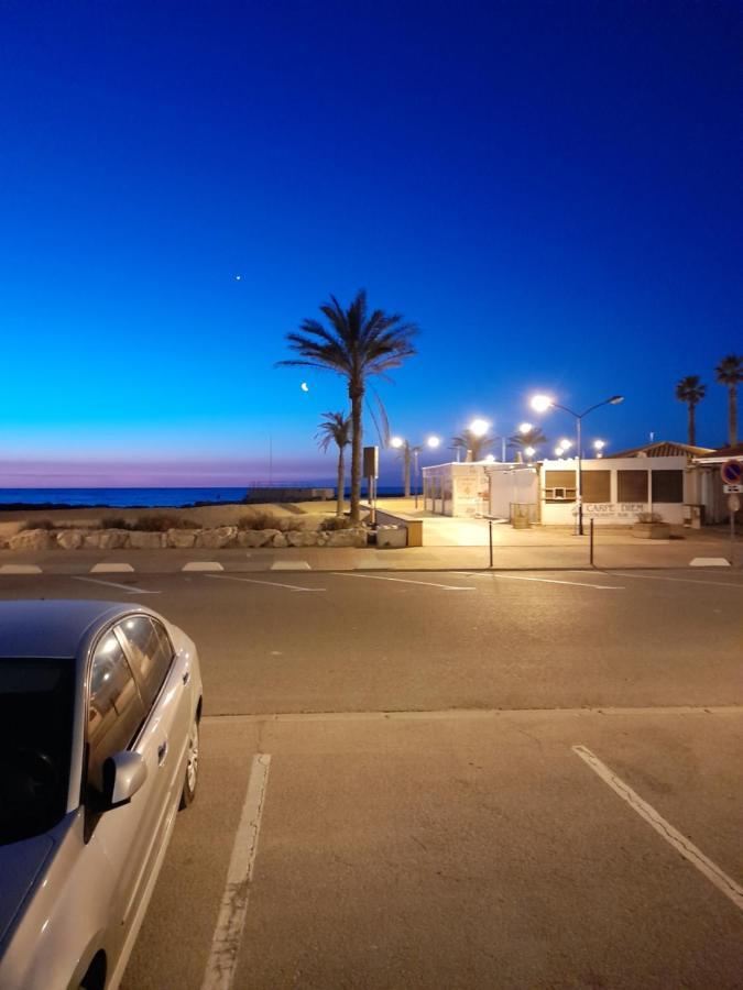 Apartamento Les Pieds Dans L'Eau Sainte-Marie-la-Mer Exterior foto